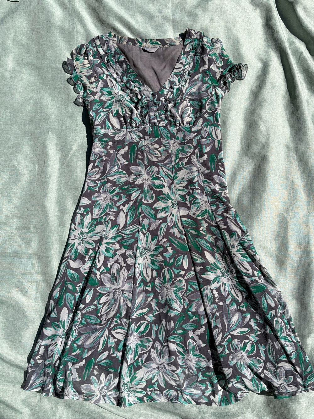 per una Gray and Green Floral Midi Dress